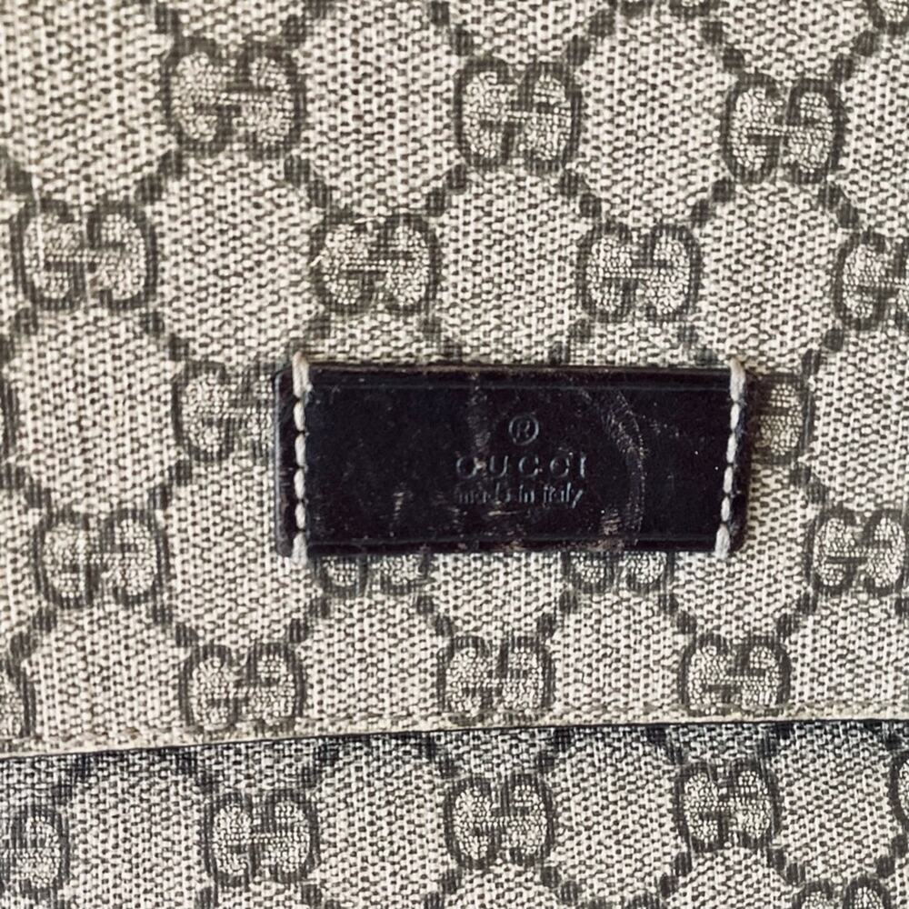 Gucci Beige and Brown Baby Bag - Picture 2 of 16